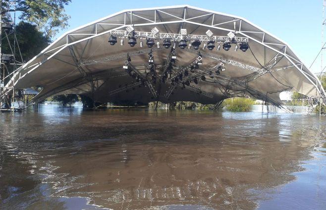 Suspenden primera parte del Festival del Olimar, ya que el escenario esta bajo agua.