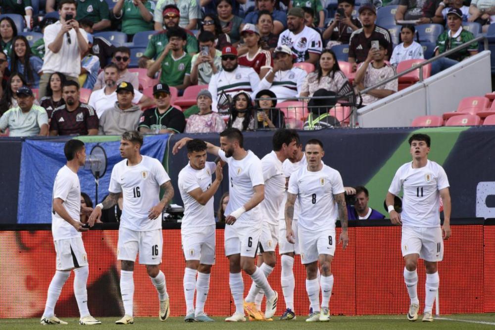 Uruguay goleó a México 4 a 0, en la previa de la Copa América.
