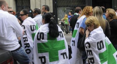 Funcionarios de la salud que se encuentran en conflicto instalarán carpa en el Hospital.